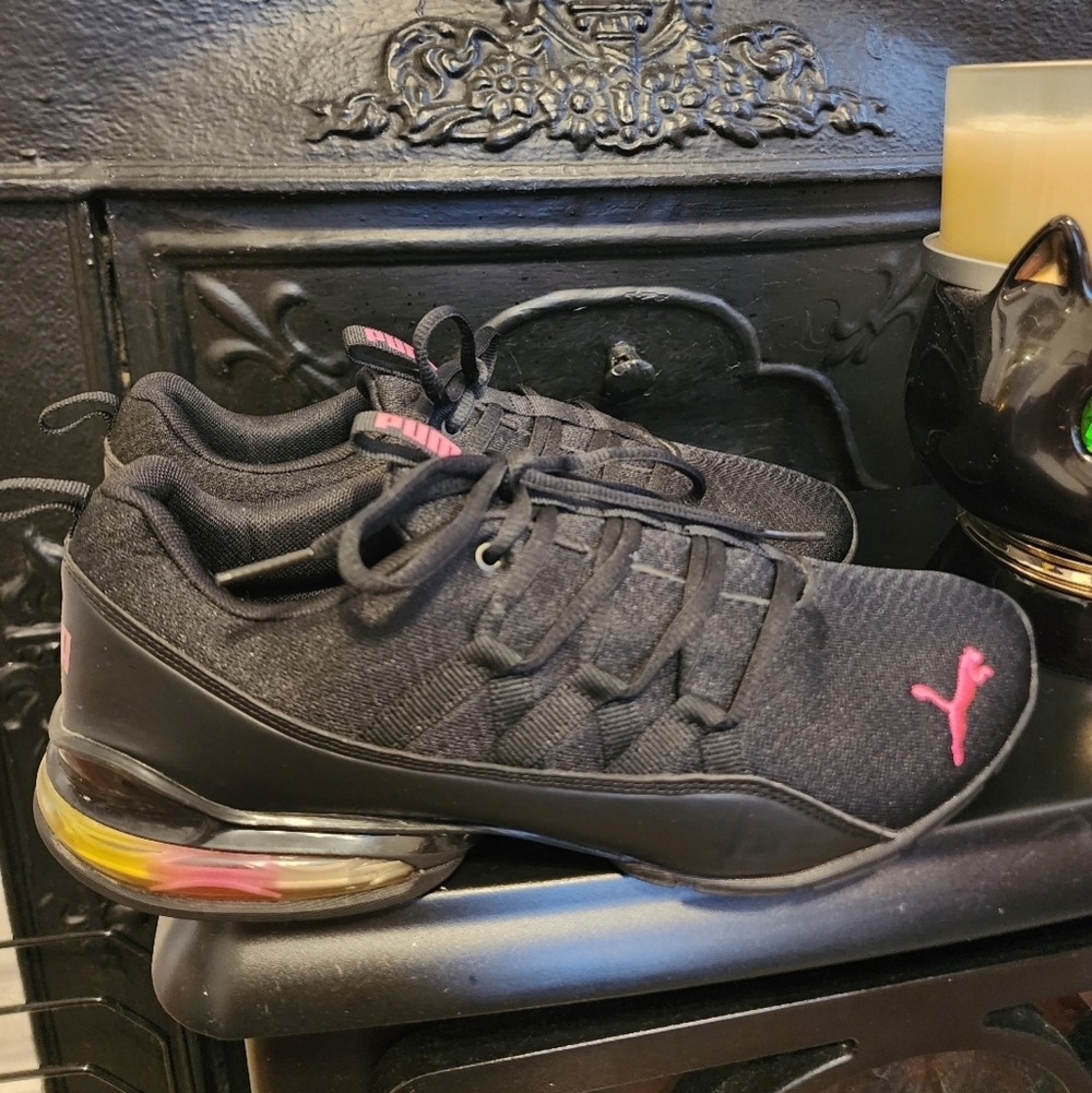 Puma Women's Black Sneakers, Size 10 - Picture 5 of 9